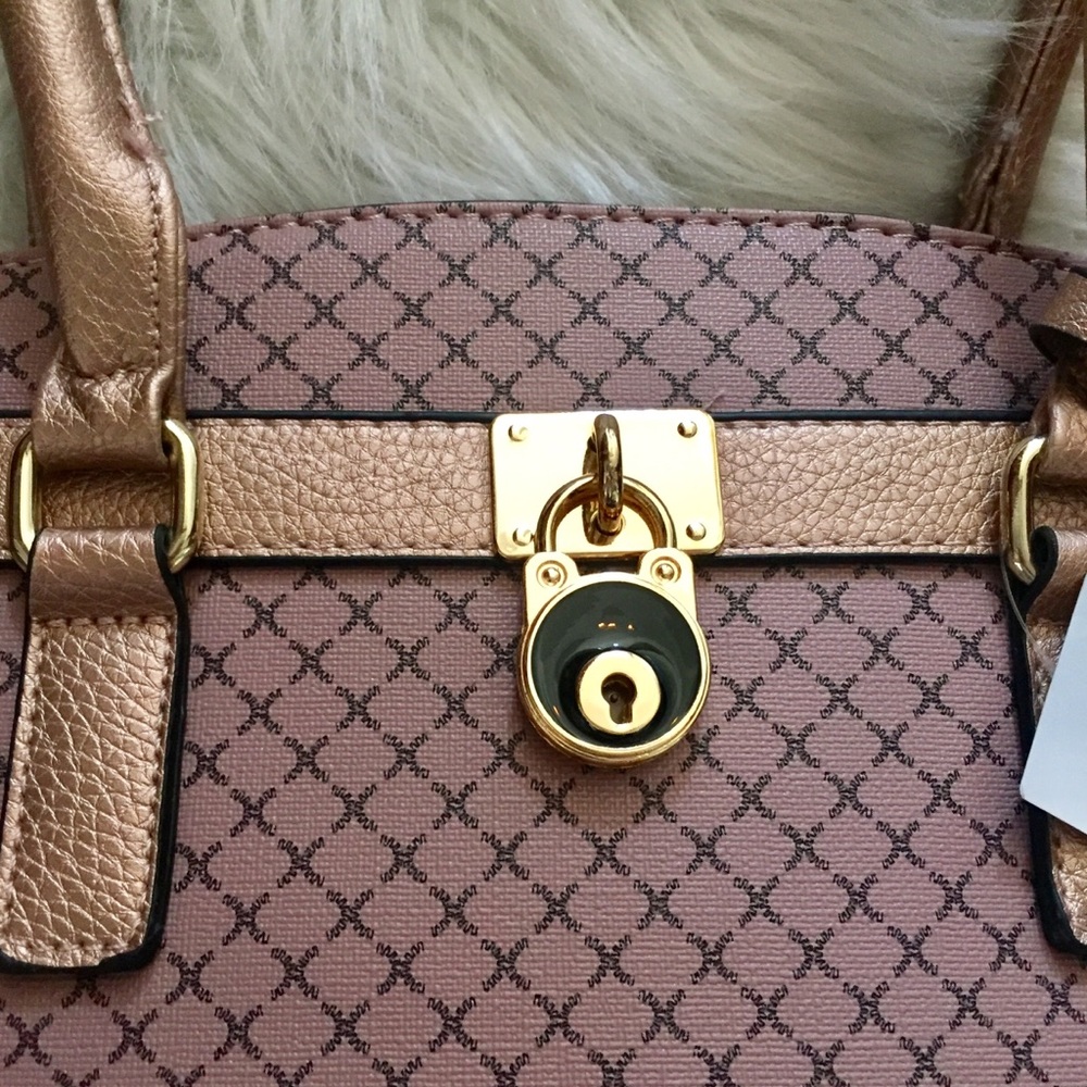 ๐ธ NWT ๐ธ JUST ARRIVED ๐ธ STUNNING ROSE PURSE - Picture 4 of 6